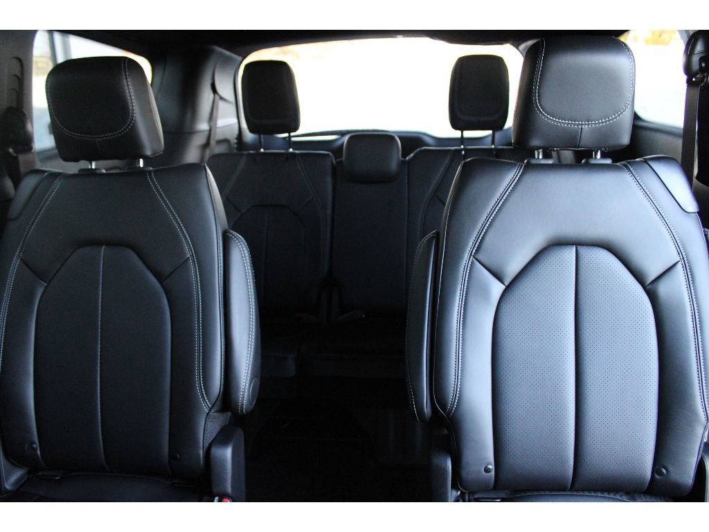 New 2026 Chrysler Pacifica Select image 35