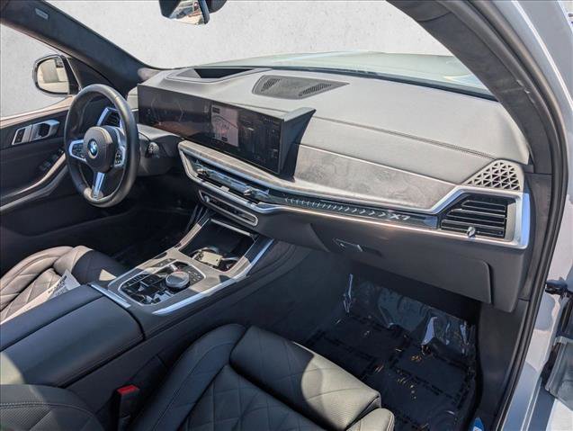 Used 2023 BMW X7 xDrive40i w/ M Sport Package image 22