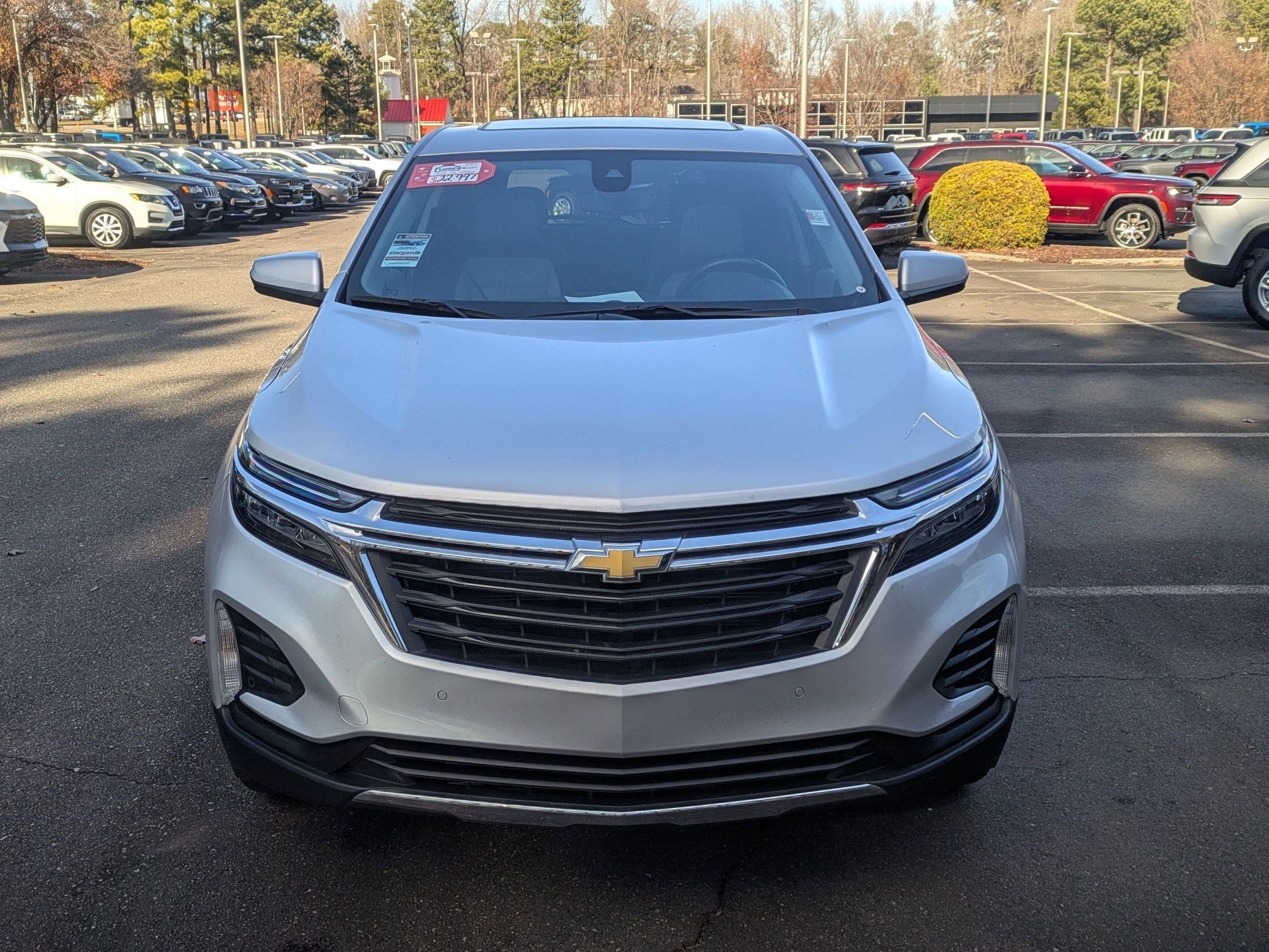 Used 2022 Chevrolet Equinox LT image 2