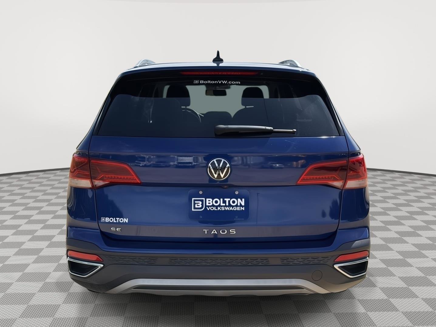 Used 2022 Volkswagen Taos SE image 4