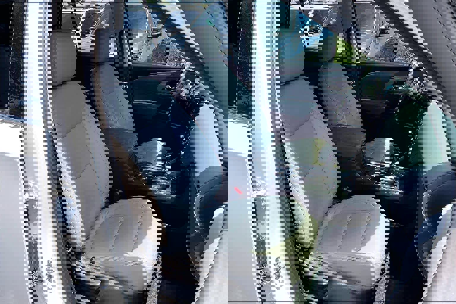 Used 2020 Chevrolet Traverse LT FWD image 8