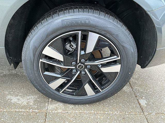 New 2026 Volvo XC60 B5 Plus w/ Climate Package AWD/4WD image 13