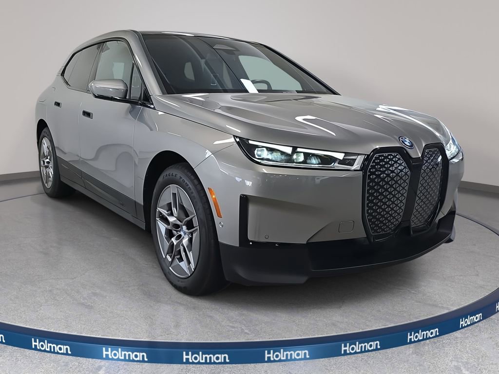 Used 2023 BMW iX xDrive50 image 4
