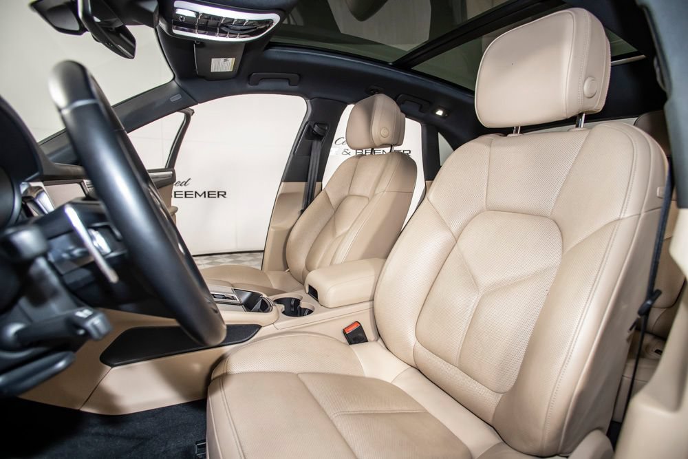Used 2024 Porsche Macan S AWD/4WD image 13