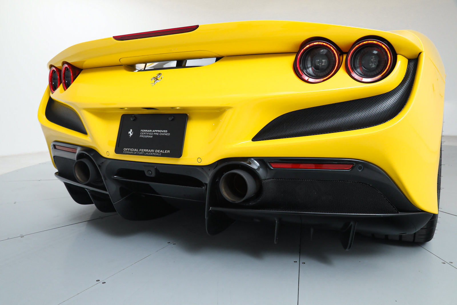 Certified 2022 Ferrari F8 Tributo RWD image 18