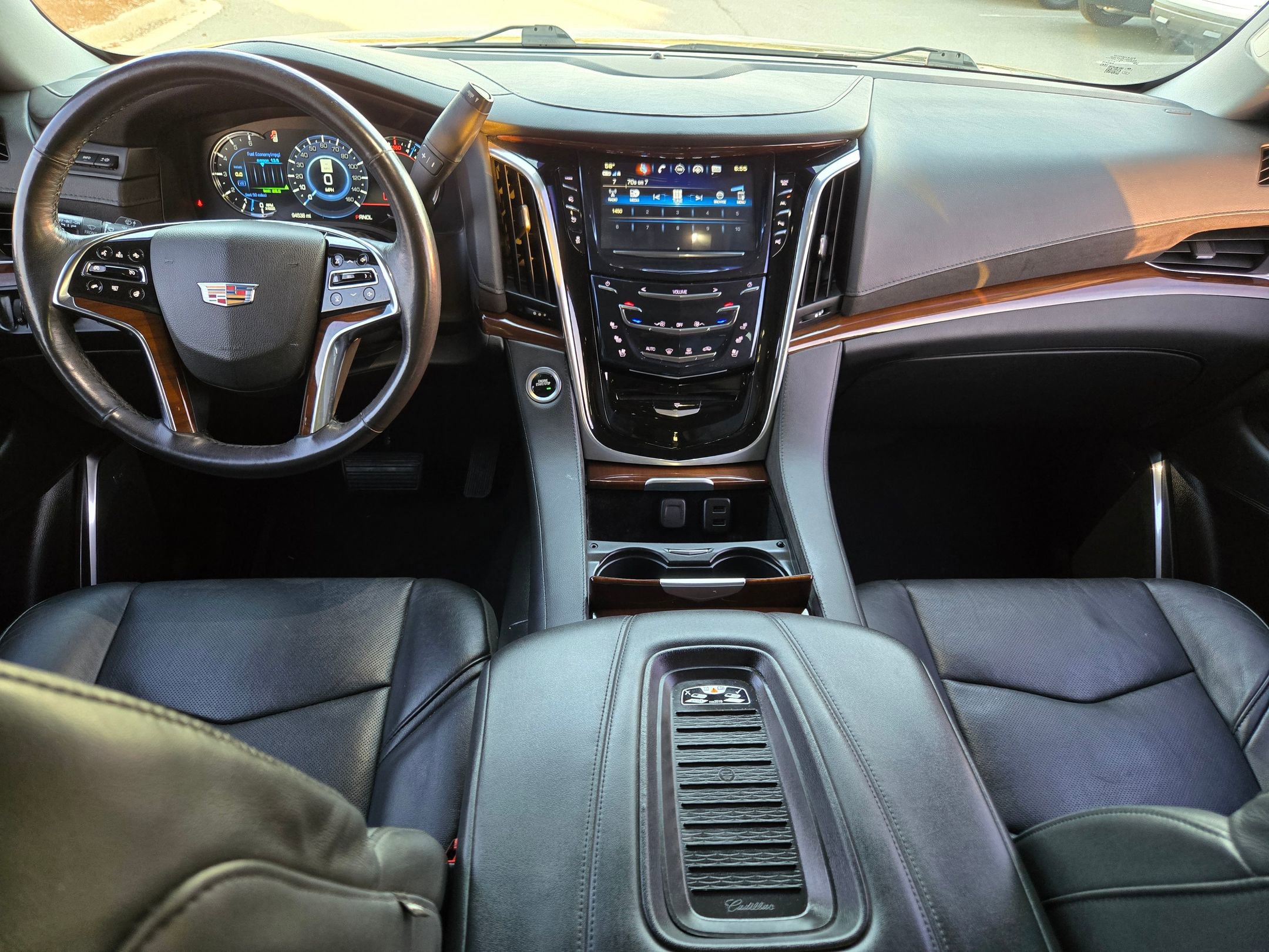 Used 2019 Cadillac Escalade Luxury image 10