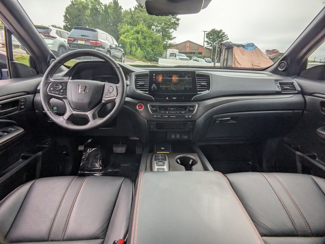 Used 2025 Honda Passport TrailSport image 17