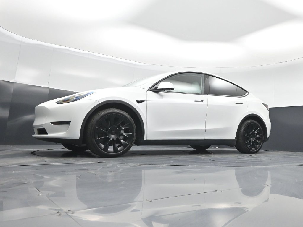 Used 2023 Tesla Model Y Long Range AWD/4WD image 36