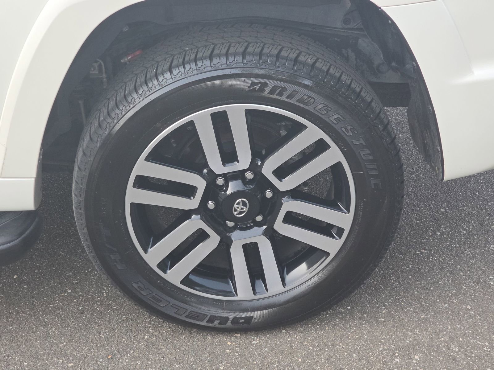 Used 2023 Toyota 4Runner Limited image 40