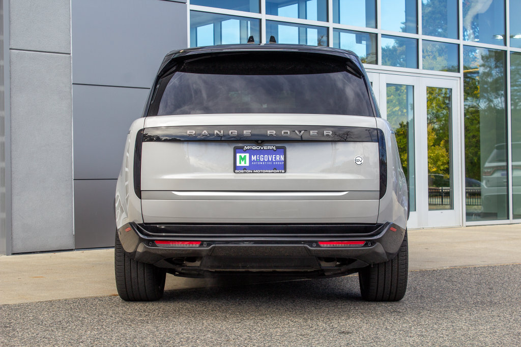 Used 2023 Land Rover Range Rover SV AWD/4WD image 9