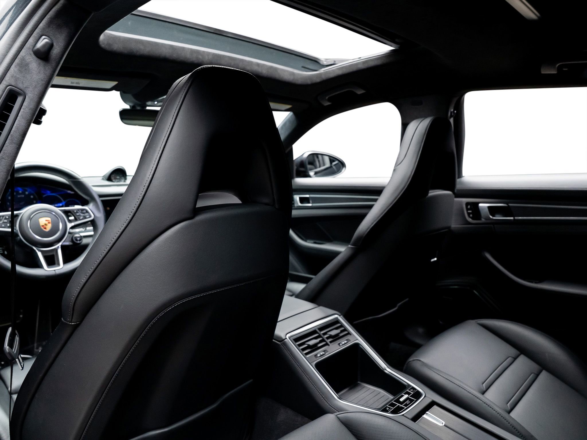 Used 2019 Porsche Panamera GTS w/ Assistance Package image 42