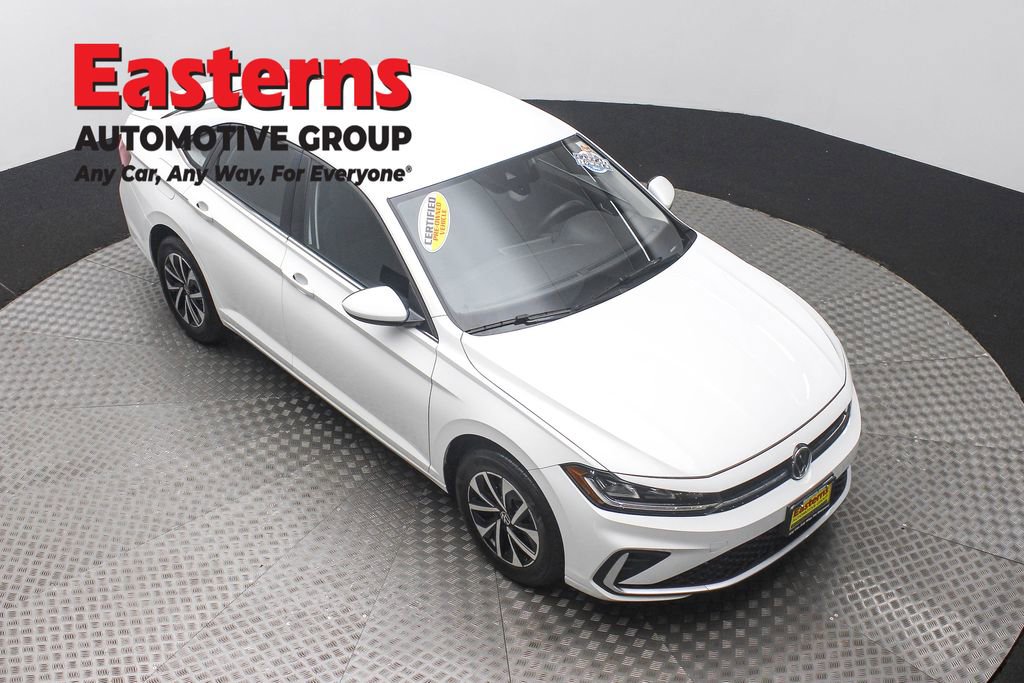 Used 2025 Volkswagen Jetta S image 3