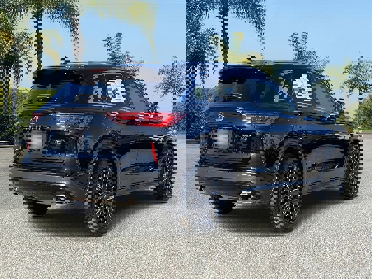 Certified 2022 INFINITI QX50 Luxe w/ Appearance Package image 4