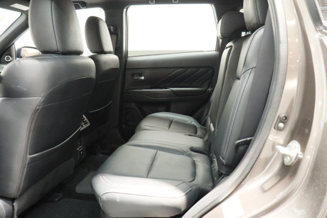 Used 2020 Mitsubishi Outlander SEL AWD/4WD image 28