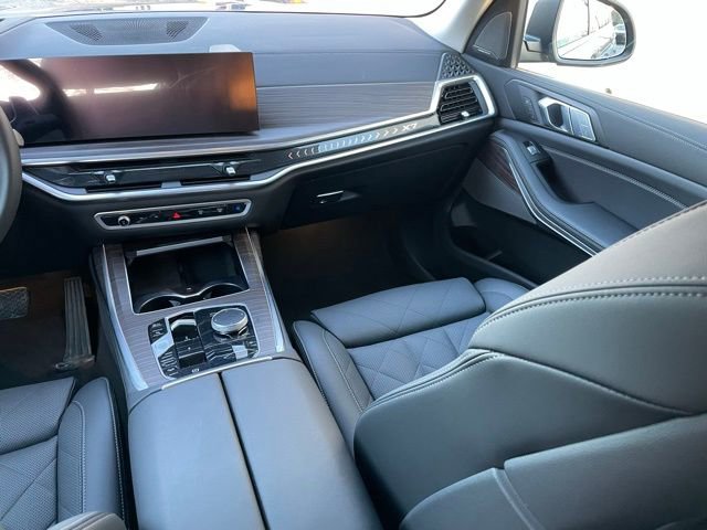 Used 2026 BMW X7 xDrive40i w/ Premium Package image 11