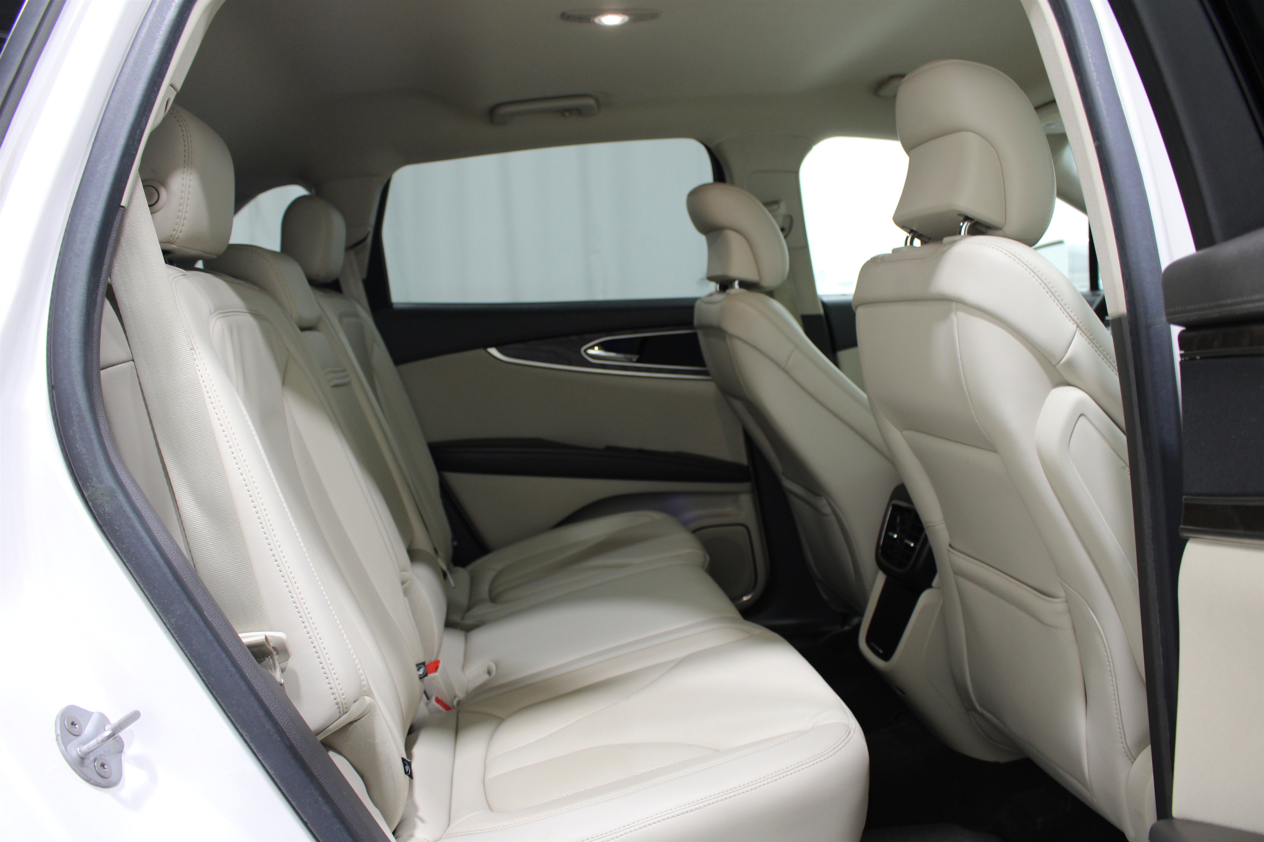 Used 2017 Lincoln MKX Select w/ Select Plus Package image 26