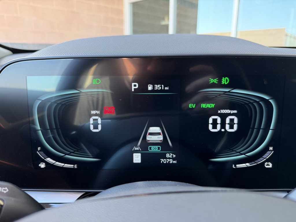 Used 2023 Kia Niro EX Touring image 17