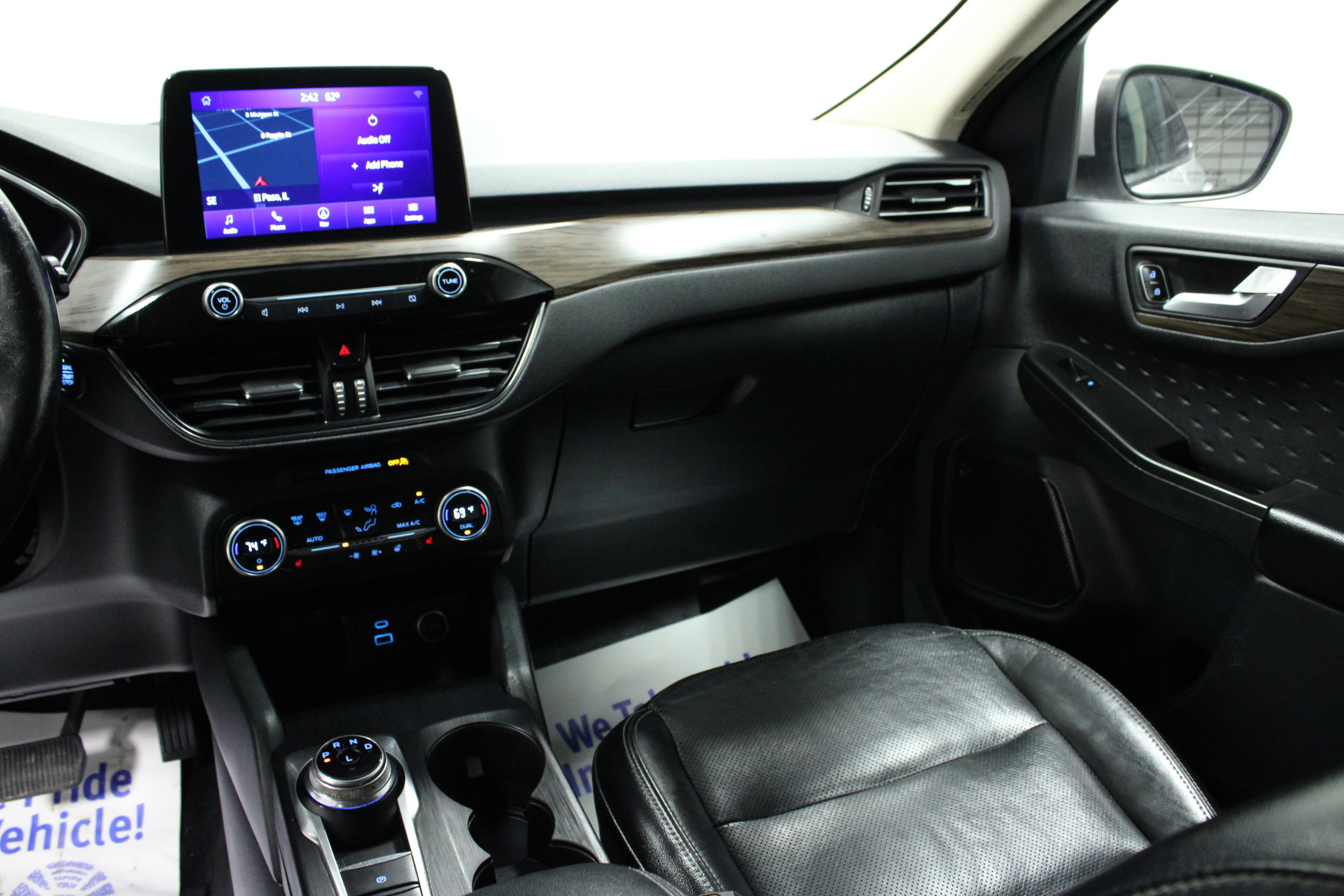 Used 2020 Ford Escape Titanium image 19