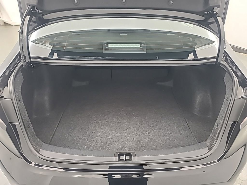 Used 2025 Toyota Corolla LE image 18