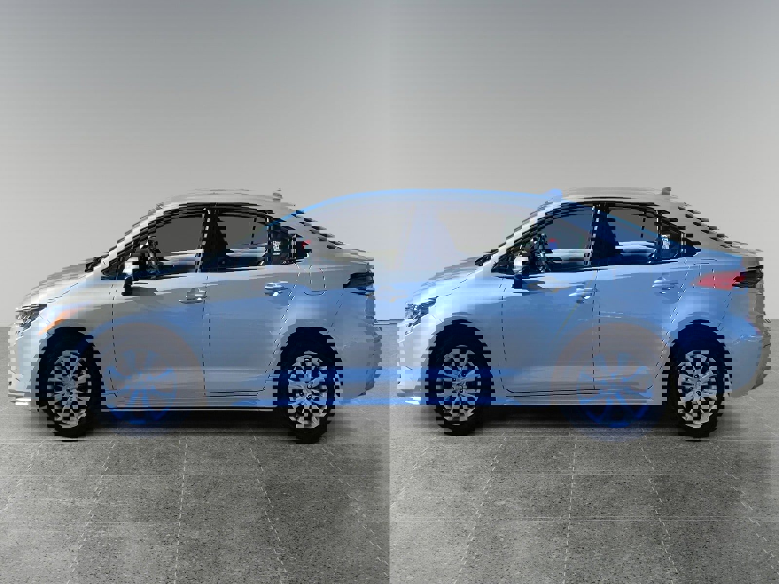 Used 2025 Toyota Corolla LE image 2