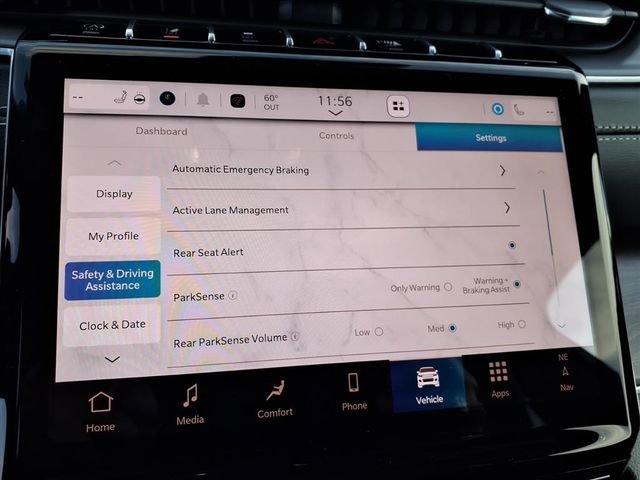 New 2025 Jeep Grand Cherokee L Limited w/ Black Appearance Package image 8