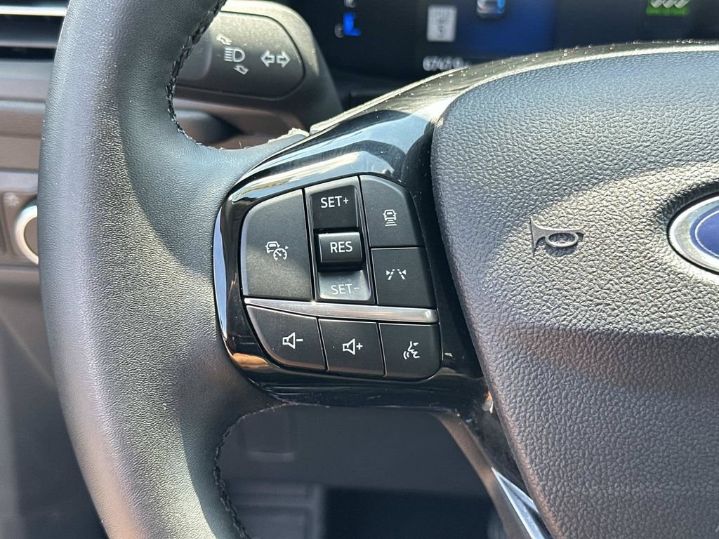Used 2025 Ford Escape SE FWD image 19