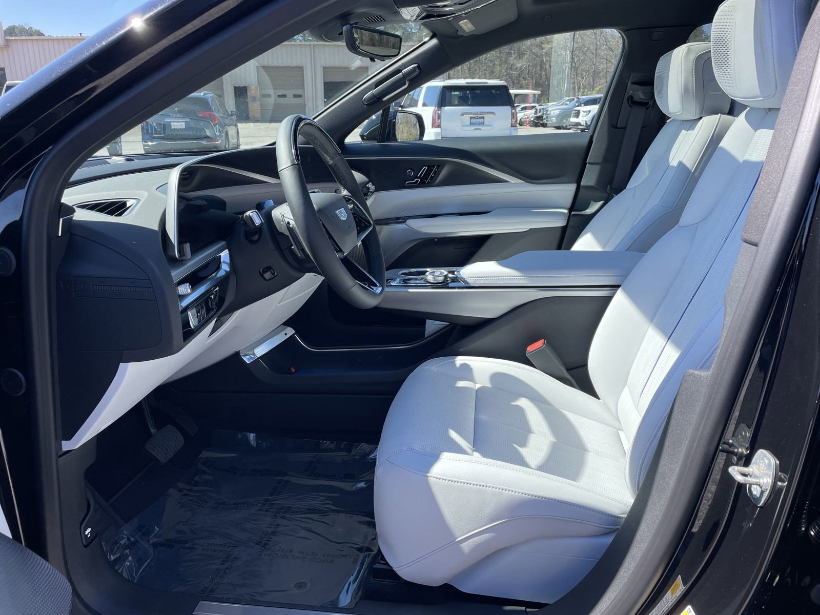 New 2025 Cadillac Lyriq Luxury image 13