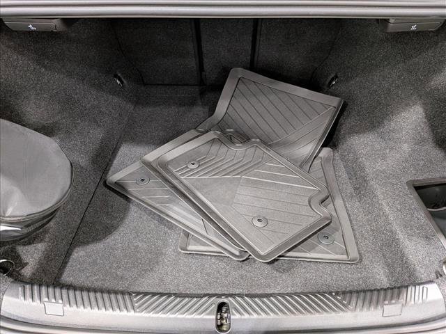 Used 2026 BMW 550e xDrive w/ Executive Package image 6