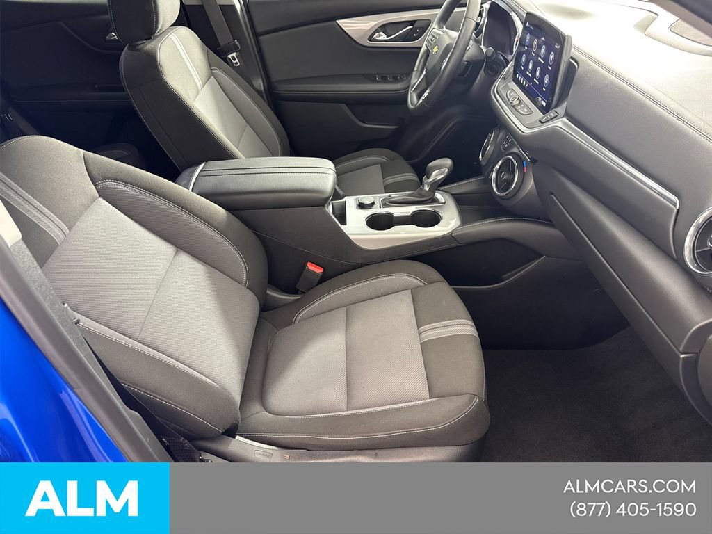 Used 2025 Chevrolet Blazer LT FWD image 16