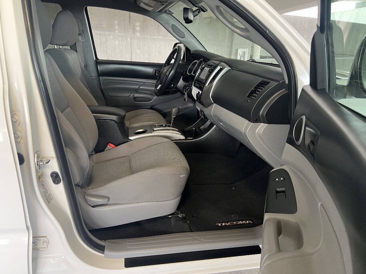Used 2013 Toyota Tacoma 4x4 Double Cab w/ SR5 Pkg image 22
