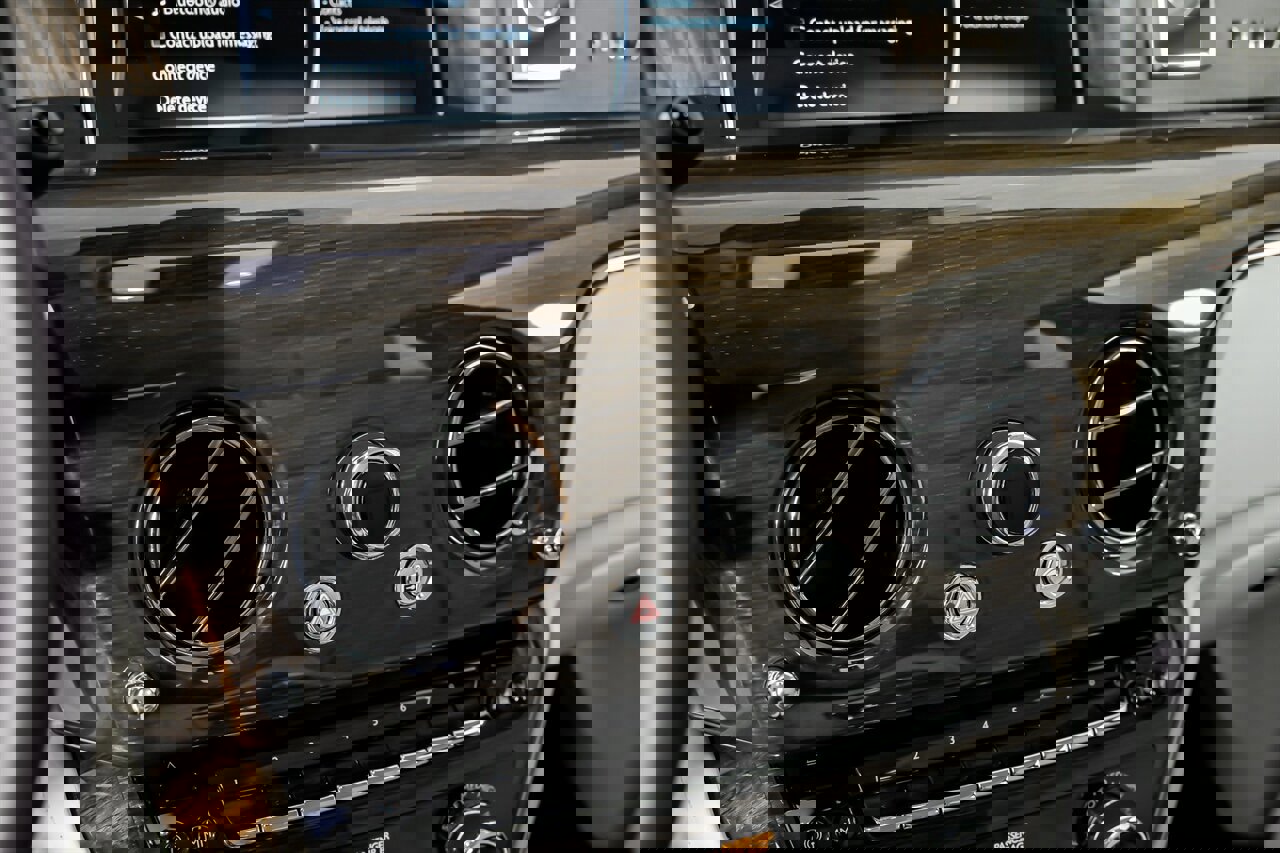 Used 2018 Rolls-Royce Phantom Sedan image 39