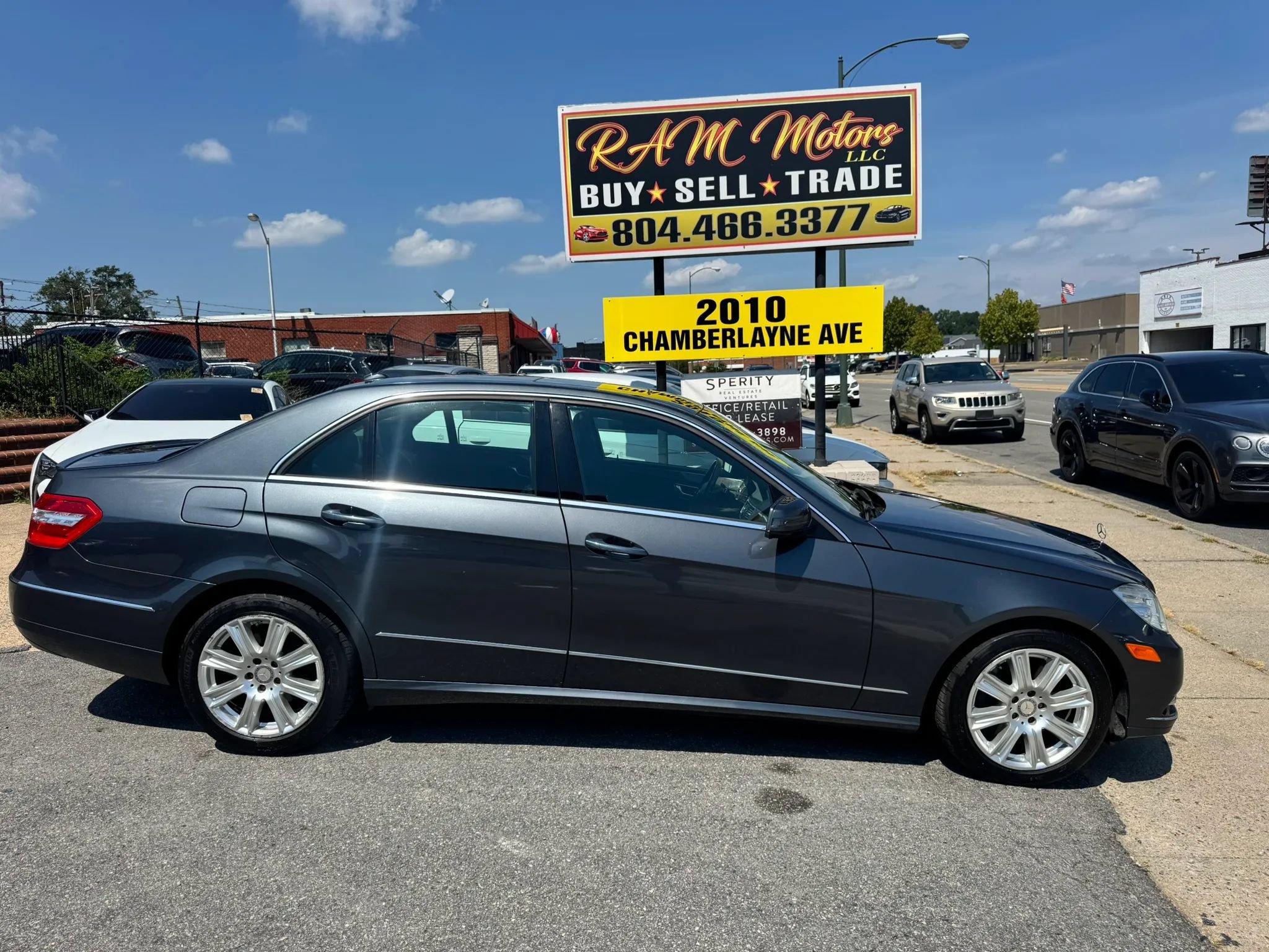Used 2013 Mercedes-Benz E 350 4MATIC Sedan image 2