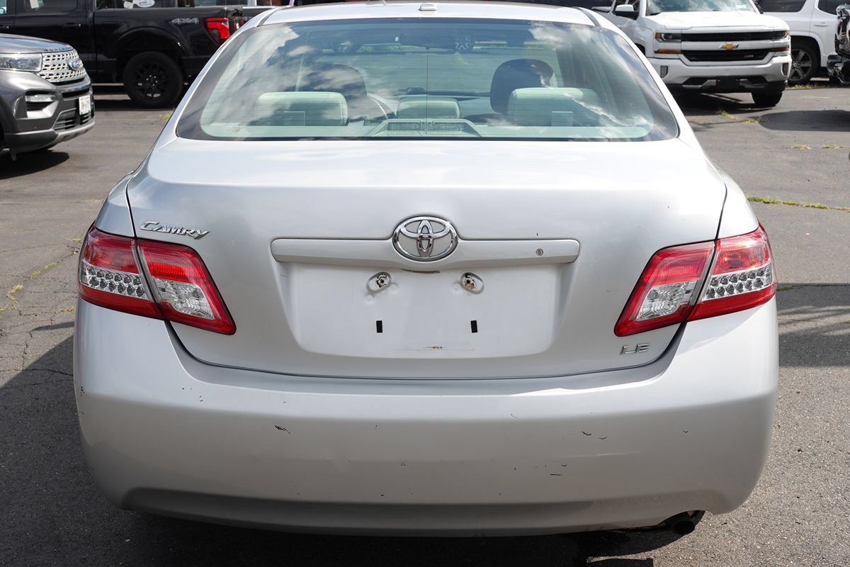Used 2011 Toyota Camry LE FWD image 6