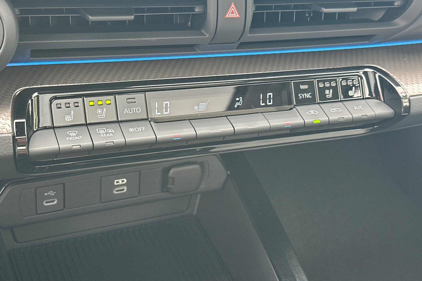 New 2027 Toyota Prius Limited AWD/4WD image 21