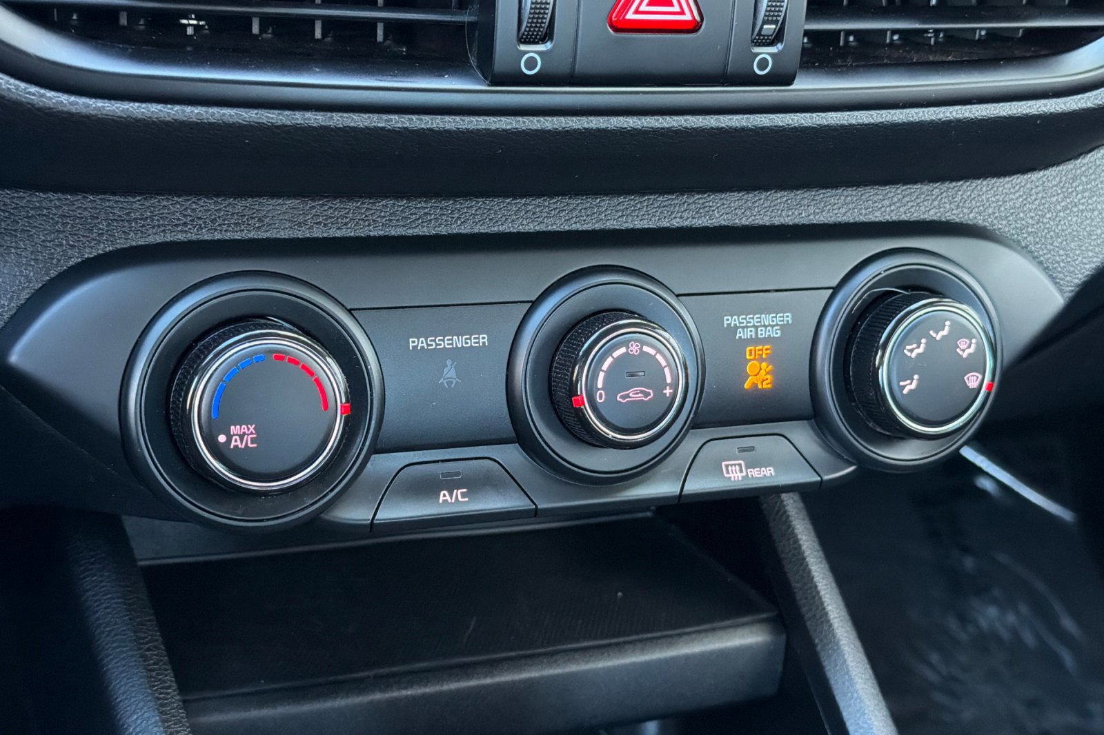 Used 2024 Kia Forte LXS image 19