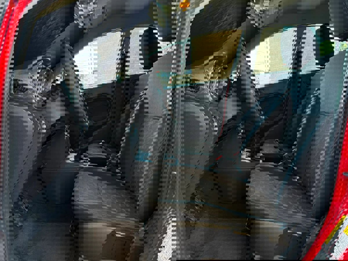 Used 2012 Ford Fiesta SE FWD image 39