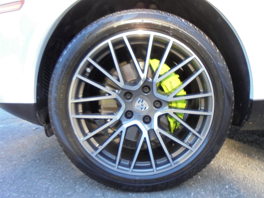 Used 2019 Porsche Cayenne E-Hybrid image 11