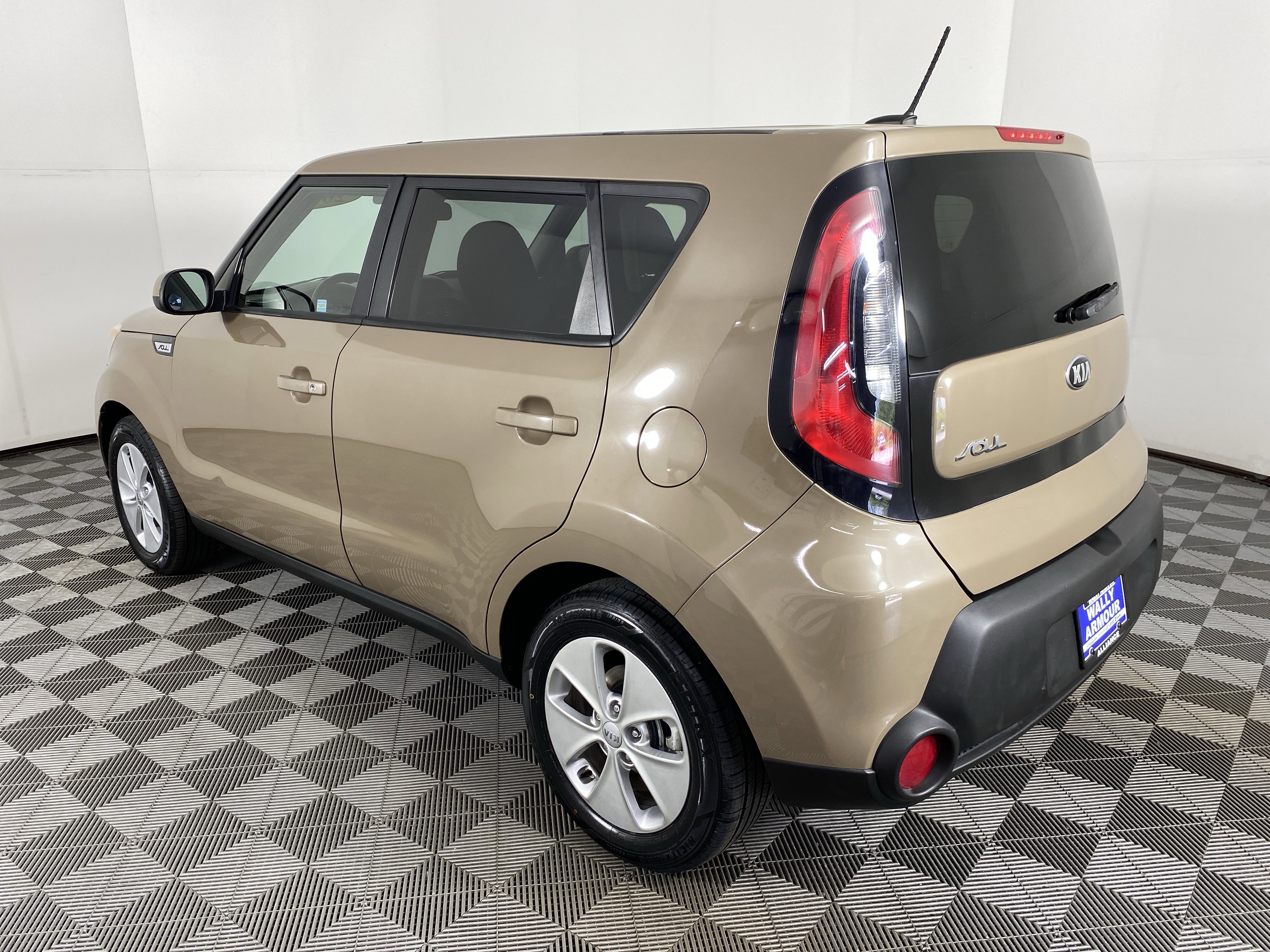 Used 2015 Kia Soul FWD image 6