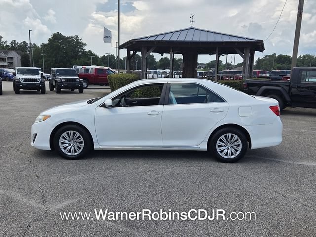 Used 2014 Toyota Camry LE FWD image 4