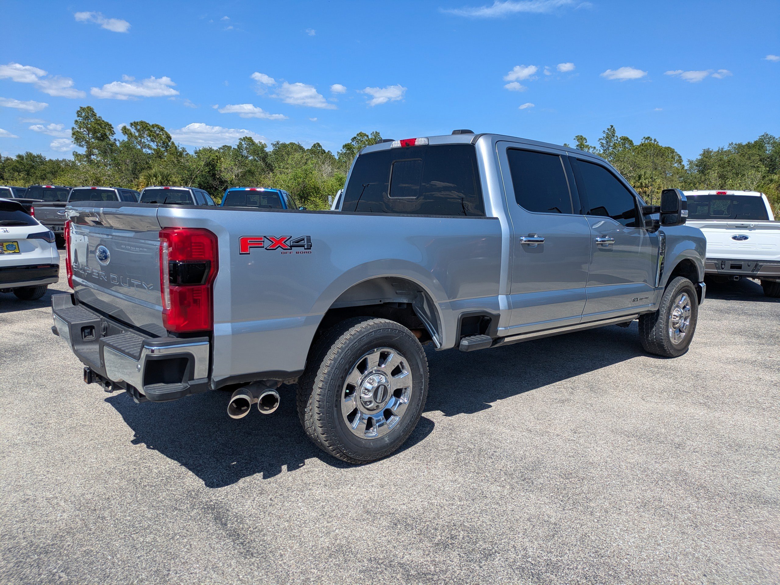 Used 2023 Ford F250 Lariat w/ Lariat Ultimate Package AWD/4WD image 16