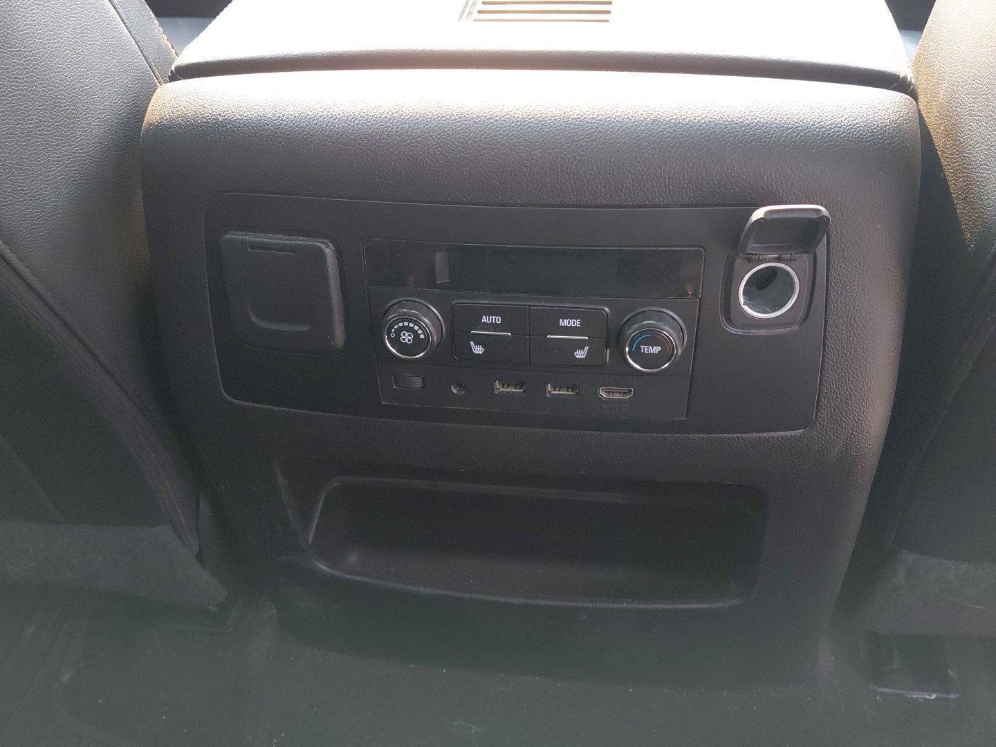 Used 2018 Chevrolet Tahoe Premier AWD/4WD image 16