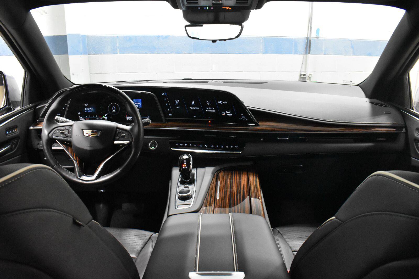 Certified 2023 Cadillac Escalade ESV Premium Luxury AWD/4WD image 6