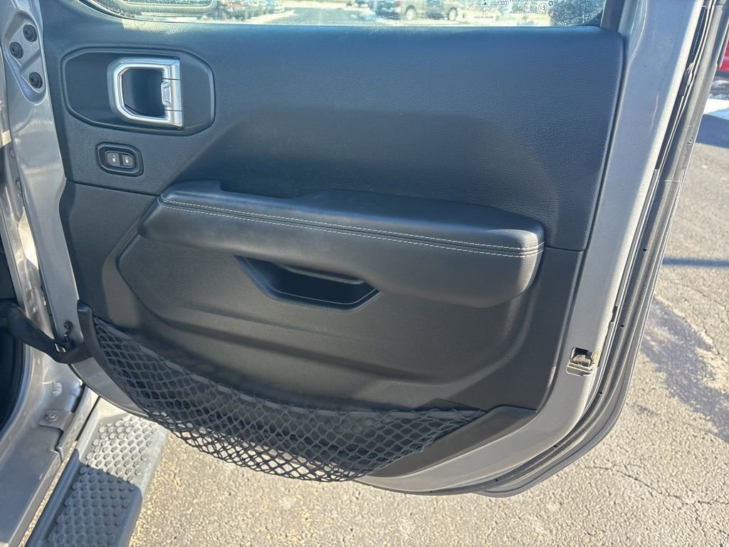 Used 2018 Jeep Wrangler Unlimited Sahara image 41