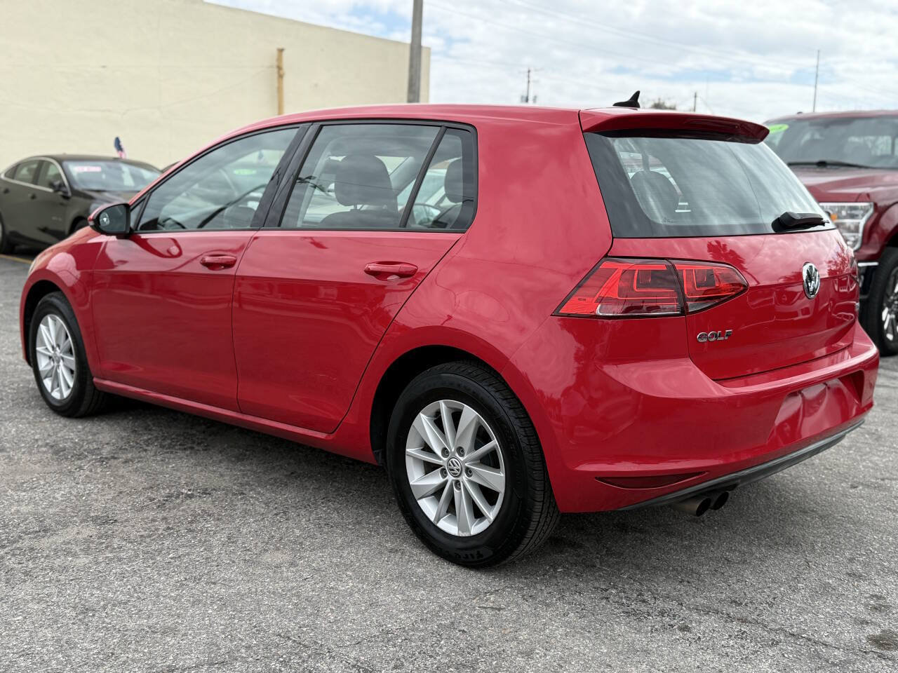 Used 2015 Volkswagen Golf S FWD image 5