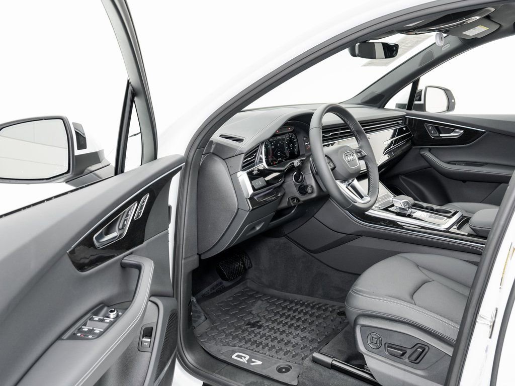 Used 2025 Audi Q7 3.0T Premium Plus w/ Premium Plus Package image 7