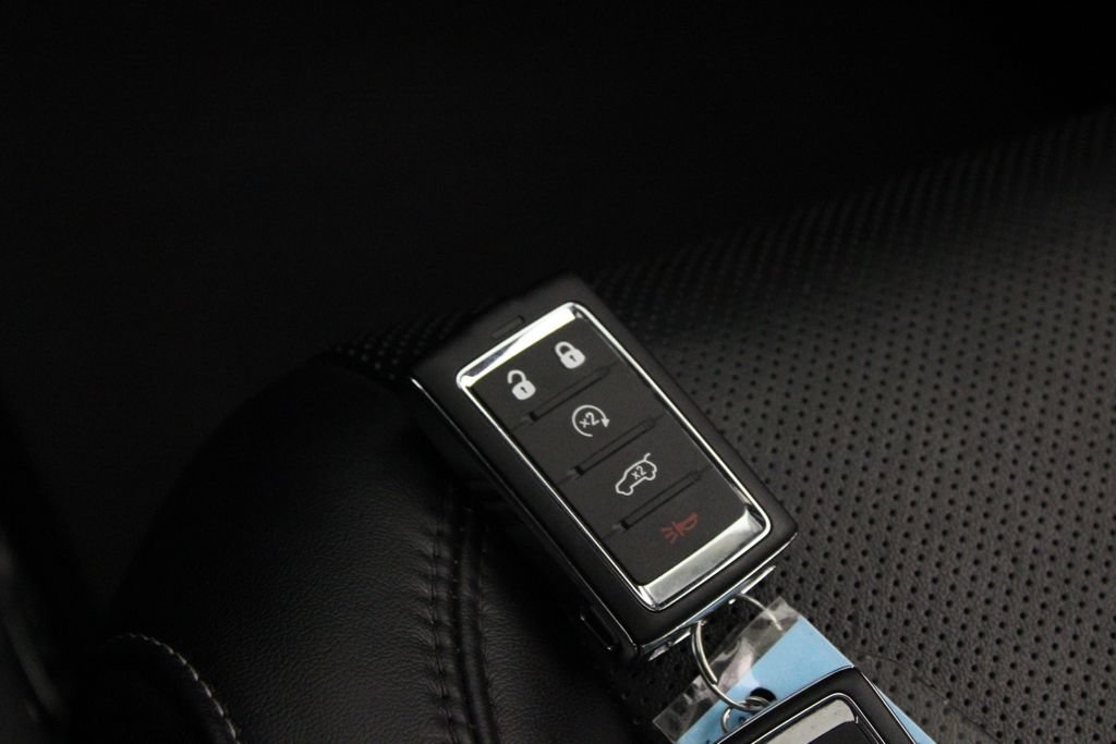 Used 2024 Jeep Wagoneer 4WD w/ Premium Group I image 32