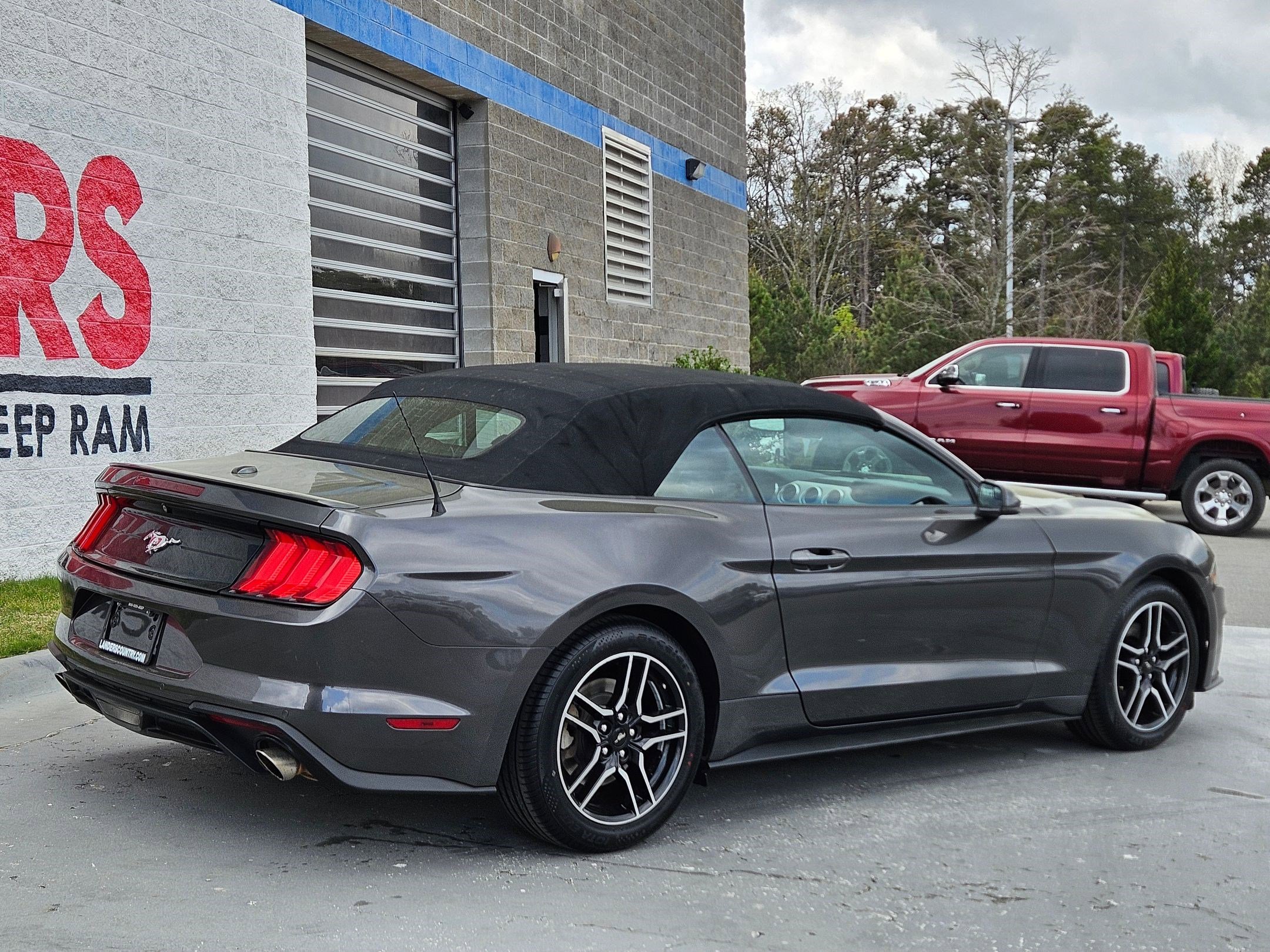 Used 2019 Ford Mustang Premium image 7