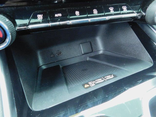 Used 2024 Chevrolet Traverse LT image 31