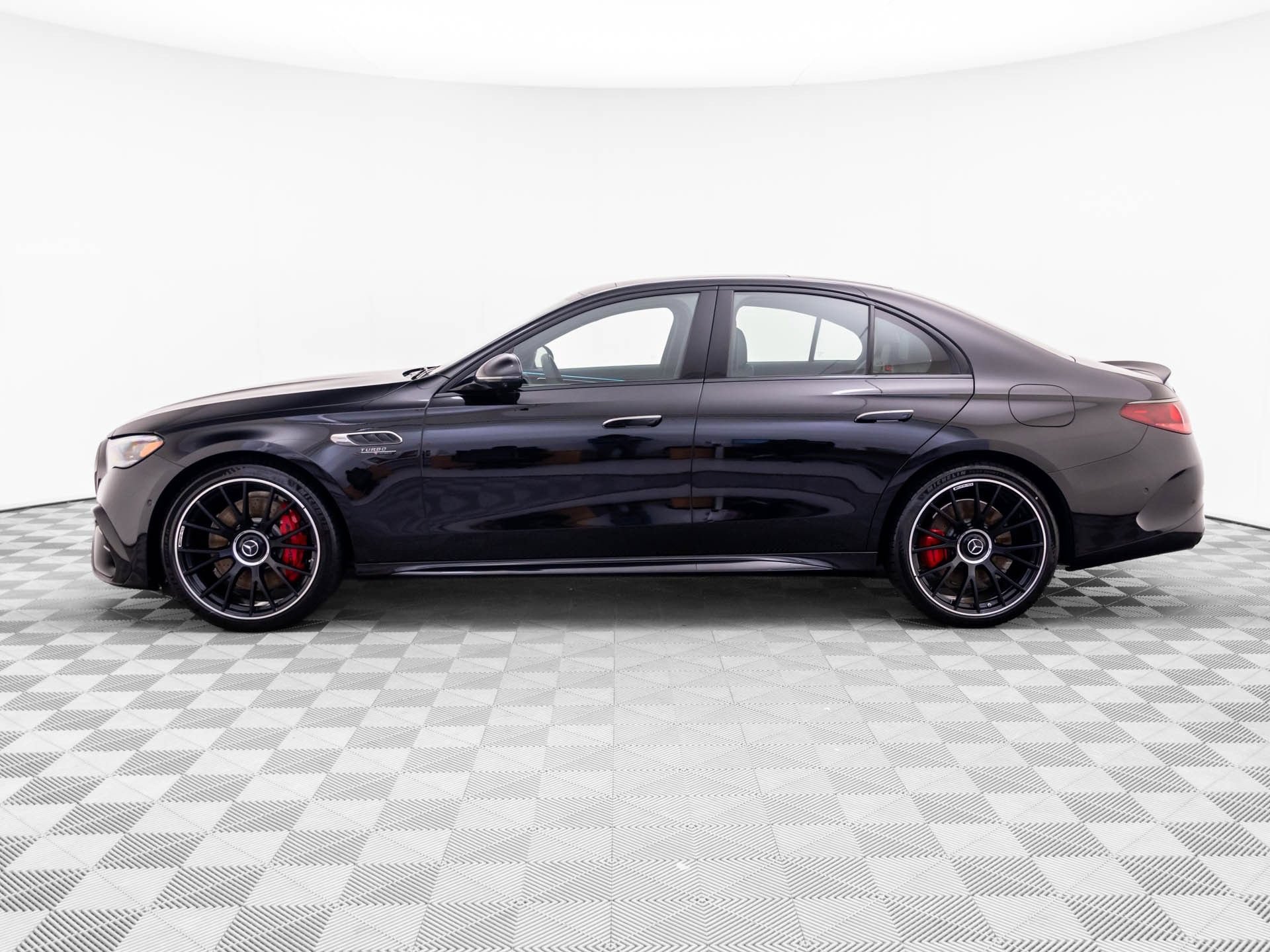 Used 2026 Mercedes-Benz E 53 AMG e 4MATIC Sedan image 2