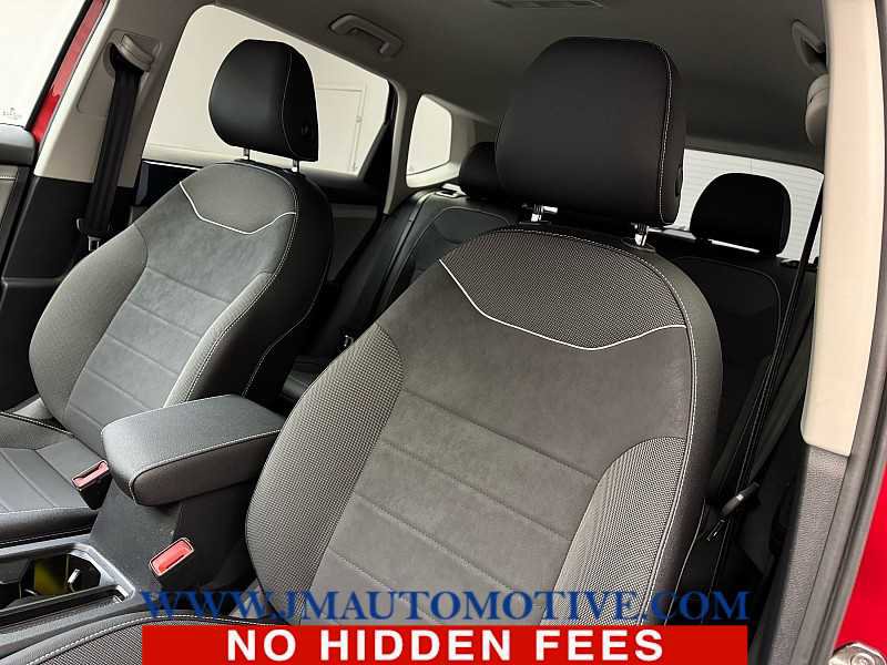 Used 2024 Volkswagen Taos SE w/ Black Wheel Plus Package image 13